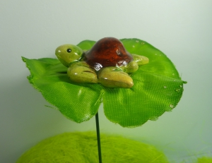 Мини декор на палочке (черепашка ) .