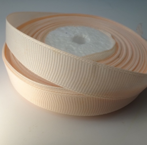 Лента репсовая 1,2 см ( 23 м ) св. персик