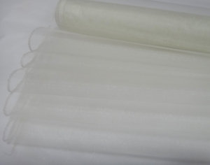 Органза (45 см , длина 10 ярд )цвет молочный.