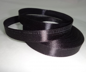 Лента атласная 12 мм( 23 метра ) Цвет черный .