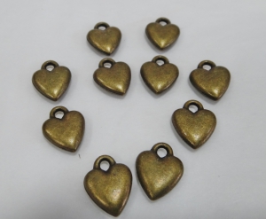 Минидекор сердечко  (10 шт -диаметр 1 см )