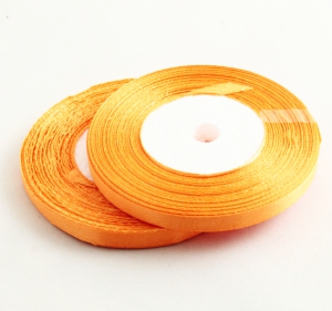 Лента атласная 12 мм( 23 метра) оранжевый .